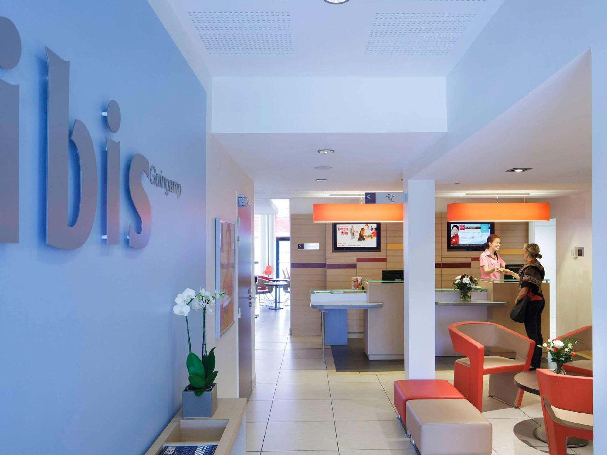 Hotel Ibis Guingamp Coeur De Bretagne Ploumagoar Exteriör bild